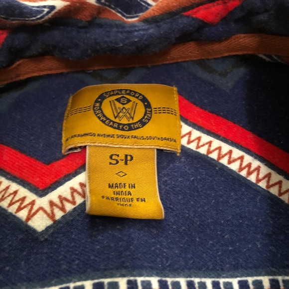 Men’s patterned button down shirt - Picture 3 of 3